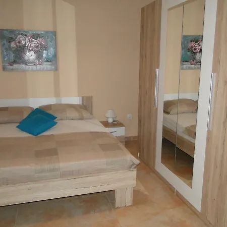 Aneta * Rogoznica (Sibenik-Knin)